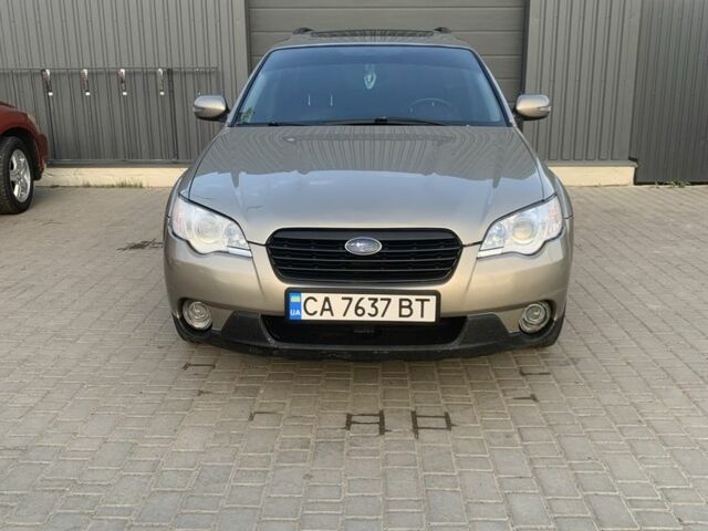 Бежевый Субару Аутбек, объемом двигателя 3 л и пробегом 360 тыс. км за 6500 $, фото 1 на Automoto.ua