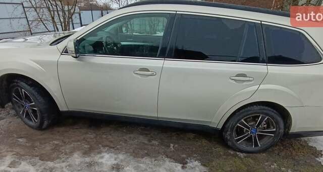 Бежевий Субару Аутбек, об'ємом двигуна 2.46 л та пробігом 267 тис. км за 8900 $, фото 4 на Automoto.ua