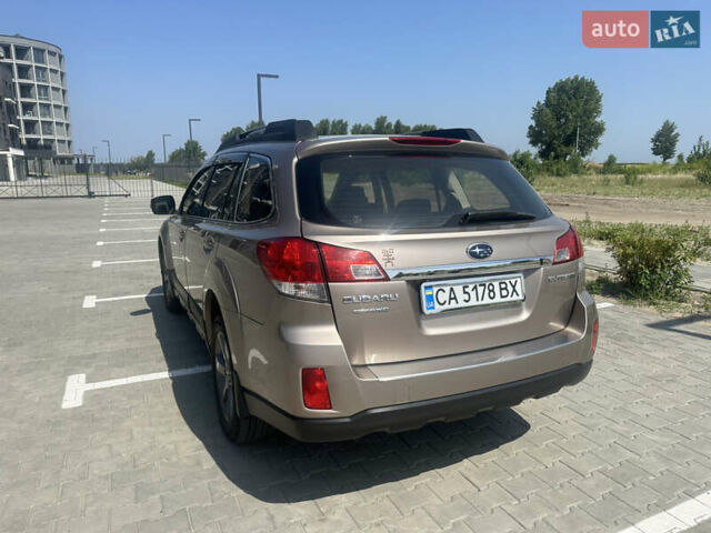 Бежевий Субару Аутбек, об'ємом двигуна 2.46 л та пробігом 228 тис. км за 12200 $, фото 8 на Automoto.ua
