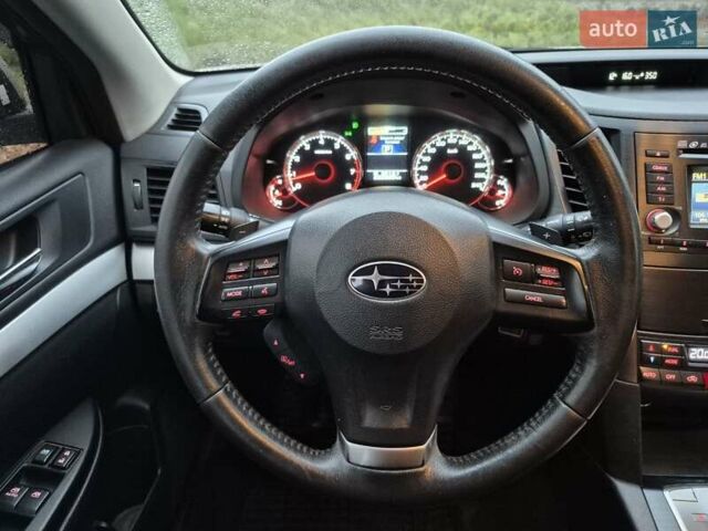 Бежевый Субару Аутбек, объемом двигателя 2.46 л и пробегом 232 тыс. км за 11500 $, фото 16 на Automoto.ua