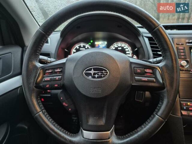 Бежевый Субару Аутбек, объемом двигателя 2.46 л и пробегом 232 тыс. км за 11500 $, фото 15 на Automoto.ua