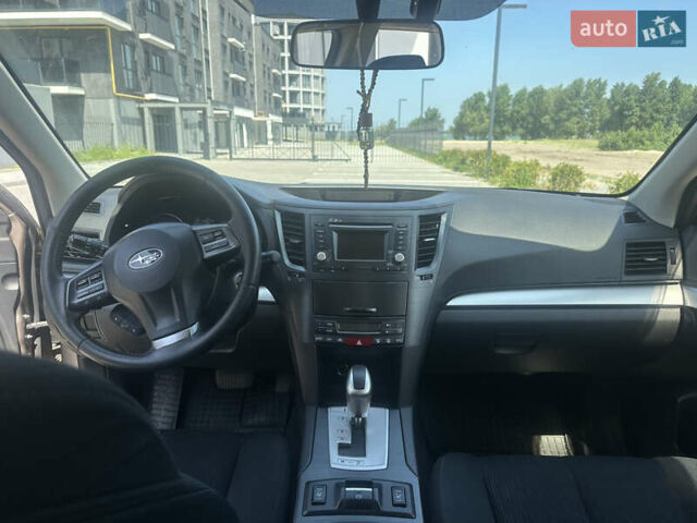 Бежевий Субару Аутбек, об'ємом двигуна 2.46 л та пробігом 228 тис. км за 12200 $, фото 14 на Automoto.ua