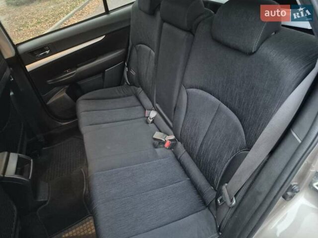 Бежевый Субару Аутбек, объемом двигателя 2.46 л и пробегом 232 тыс. км за 11500 $, фото 13 на Automoto.ua