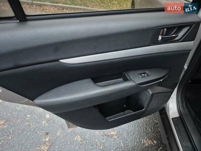 Бежевый Субару Аутбек, объемом двигателя 2.46 л и пробегом 232 тыс. км за 11500 $, фото 14 на Automoto.ua