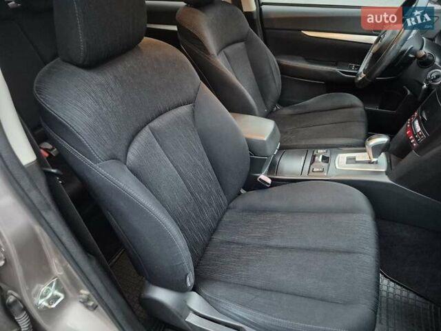 Бежевый Субару Аутбек, объемом двигателя 2.46 л и пробегом 232 тыс. км за 11500 $, фото 19 на Automoto.ua