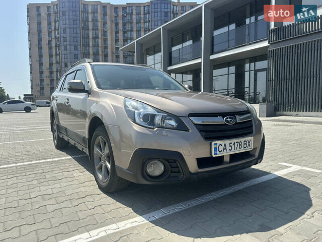 Бежевий Субару Аутбек, об'ємом двигуна 2.46 л та пробігом 228 тис. км за 12200 $, фото 3 на Automoto.ua