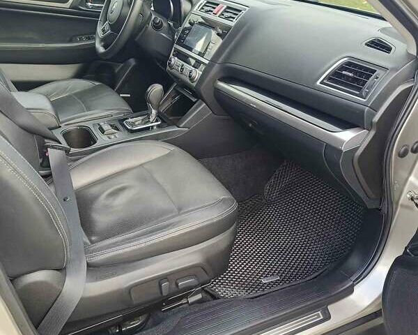 Бежевый Субару Аутбек, объемом двигателя 2 л и пробегом 222 тыс. км за 17900 $, фото 9 на Automoto.ua