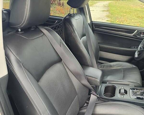 Бежевый Субару Аутбек, объемом двигателя 2 л и пробегом 222 тыс. км за 17900 $, фото 10 на Automoto.ua