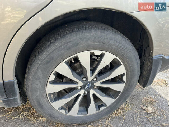 Бежевий Субару Аутбек, об'ємом двигуна 2.46 л та пробігом 288 тис. км за 11800 $, фото 18 на Automoto.ua