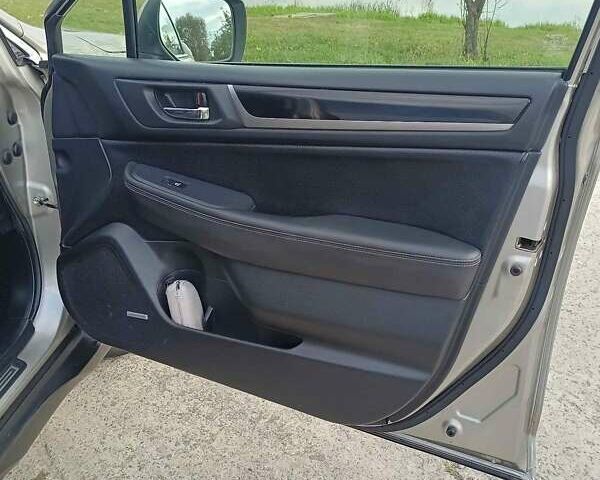 Бежевый Субару Аутбек, объемом двигателя 2 л и пробегом 222 тыс. км за 17900 $, фото 8 на Automoto.ua