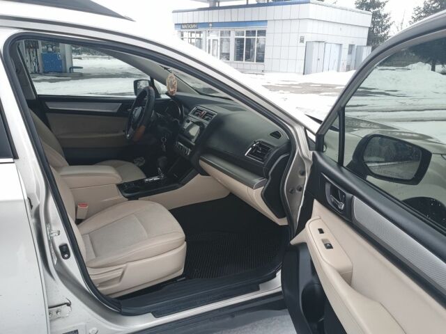 Бежевый Субару Аутбек, объемом двигателя 2.5 л и пробегом 279 тыс. км за 13700 $, фото 9 на Automoto.ua