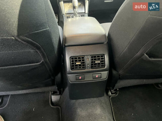 Бежевий Субару Аутбек, об'ємом двигуна 2.46 л та пробігом 288 тис. км за 11800 $, фото 15 на Automoto.ua