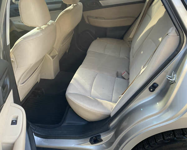 Бежевый Субару Аутбек, объемом двигателя 2.5 л и пробегом 143 тыс. км за 13600 $, фото 7 на Automoto.ua