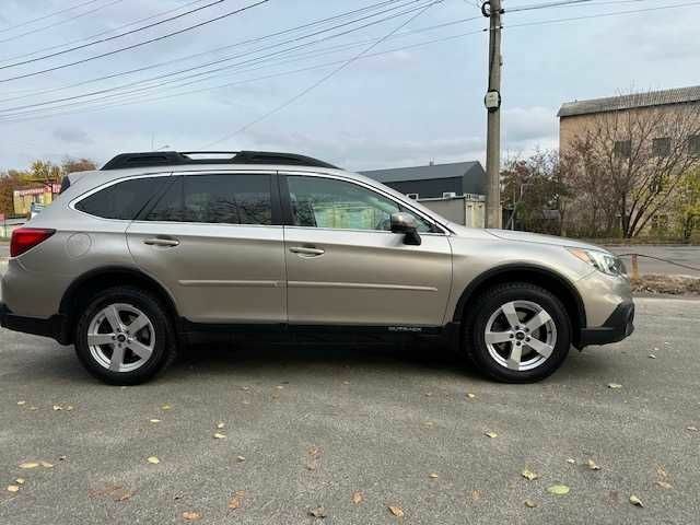 Бежевий Субару Аутбек, об'ємом двигуна 2.5 л та пробігом 180 тис. км за 16872 $, фото 3 на Automoto.ua