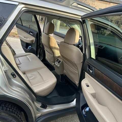 Бежевий Субару Аутбек, об'ємом двигуна 2.5 л та пробігом 180 тис. км за 16872 $, фото 5 на Automoto.ua