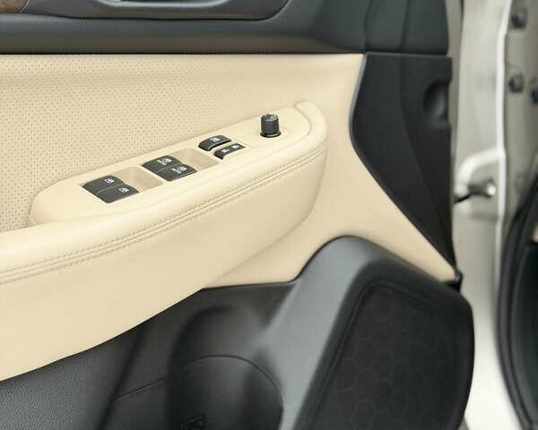 Бежевий Субару Аутбек, об'ємом двигуна 2.46 л та пробігом 116 тис. км за 16500 $, фото 17 на Automoto.ua