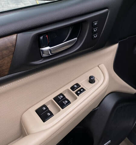 Бежевый Субару Аутбек, объемом двигателя 2.5 л и пробегом 280 тыс. км за 12500 $, фото 14 на Automoto.ua