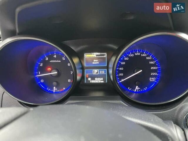 Бежевый Субару Аутбек, объемом двигателя 2.5 л и пробегом 199 тыс. км за 16500 $, фото 2 на Automoto.ua