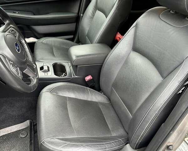 Бежевий Субару Аутбек, об'ємом двигуна 2.5 л та пробігом 142 тис. км за 18700 $, фото 6 на Automoto.ua