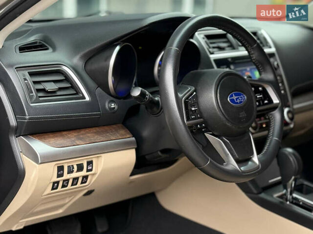 Бежевый Субару Аутбек, объемом двигателя 2.5 л и пробегом 135 тыс. км за 16800 $, фото 7 на Automoto.ua