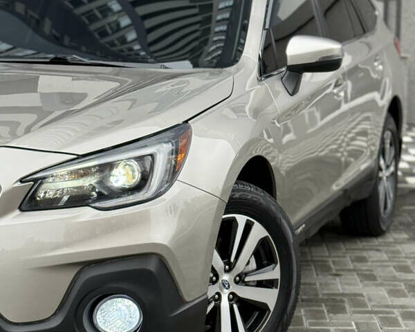 Бежевый Субару Аутбек, объемом двигателя 2.5 л и пробегом 135 тыс. км за 16999 $, фото 7 на Automoto.ua