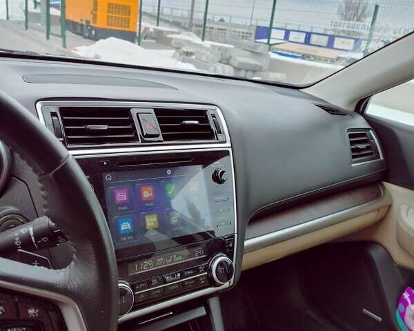 Бежевый Субару Аутбек, объемом двигателя 2.5 л и пробегом 146 тыс. км за 18000 $, фото 3 на Automoto.ua