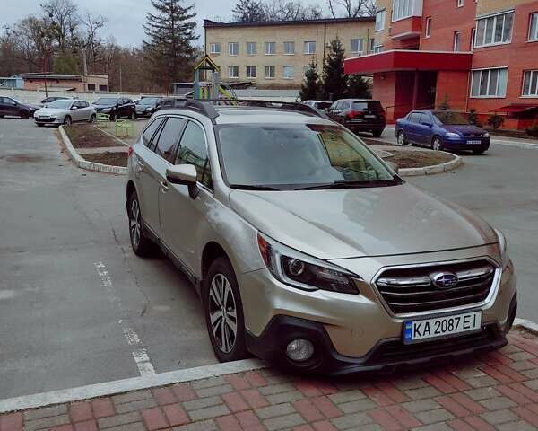 Бежевый Субару Аутбек, объемом двигателя 2.5 л и пробегом 146 тыс. км за 18000 $, фото 9 на Automoto.ua