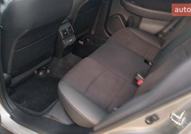 Бежевый Субару Аутбек, объемом двигателя 2.5 л и пробегом 125 тыс. км за 22800 $, фото 17 на Automoto.ua