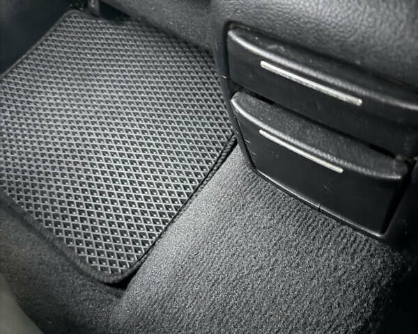 Черный Субару Аутбек, объемом двигателя 2.46 л и пробегом 289 тыс. км за 6000 $, фото 6 на Automoto.ua