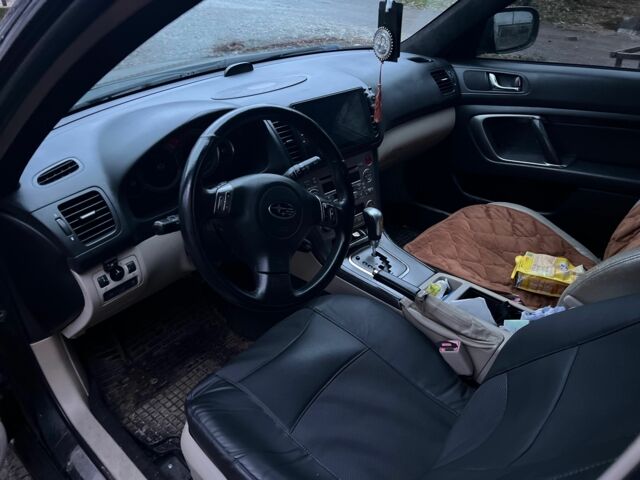 Черный Субару Аутбек, объемом двигателя 3 л и пробегом 308 тыс. км за 5950 $, фото 1 на Automoto.ua