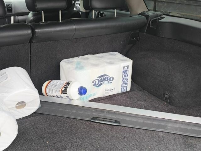 Чорний Субару Аутбек, об'ємом двигуна 3 л та пробігом 304 тис. км за 6500 $, фото 1 на Automoto.ua