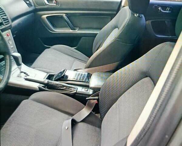 Черный Субару Аутбек, объемом двигателя 2.5 л и пробегом 219 тыс. км за 3500 $, фото 6 на Automoto.ua