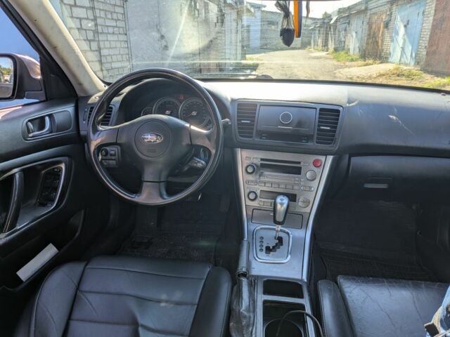 Черный Субару Аутбек, объемом двигателя 2.5 л и пробегом 502 тыс. км за 4600 $, фото 4 на Automoto.ua