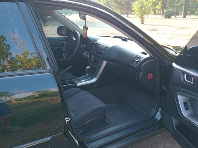 Чорний Субару Аутбек, об'ємом двигуна 2.5 л та пробігом 263 тис. км за 6600 $, фото 6 на Automoto.ua