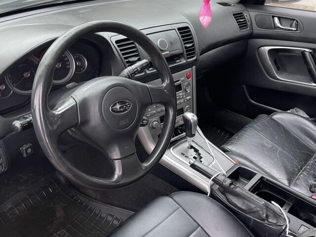 Черный Субару Аутбек, объемом двигателя 2.5 л и пробегом 511 тыс. км за 4550 $, фото 11 на Automoto.ua