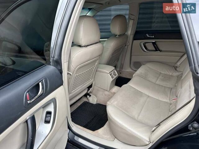 Чорний Субару Аутбек, об'ємом двигуна 3 л та пробігом 280 тис. км за 8500 $, фото 6 на Automoto.ua