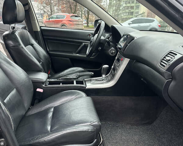 Черный Субару Аутбек, объемом двигателя 2.5 л и пробегом 256 тыс. км за 5400 $, фото 9 на Automoto.ua