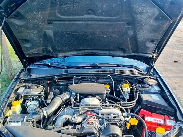 Черный Субару Аутбек, объемом двигателя 2.5 л и пробегом 233 тыс. км за 6100 $, фото 13 на Automoto.ua