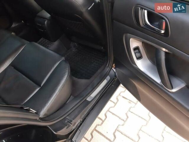 Черный Субару Аутбек, объемом двигателя 3 л и пробегом 205 тыс. км за 8000 $, фото 2 на Automoto.ua