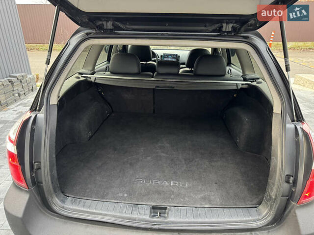 Черный Субару Аутбек, объемом двигателя 2.46 л и пробегом 272 тыс. км за 9000 $, фото 14 на Automoto.ua