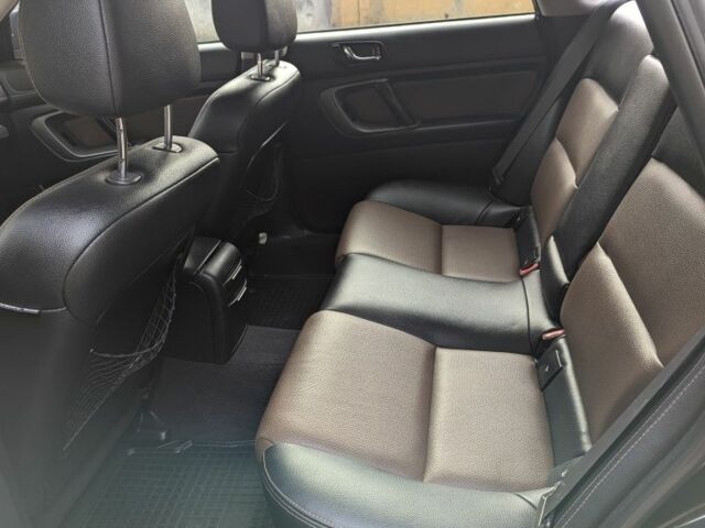 Черный Субару Аутбек, объемом двигателя 2.5 л и пробегом 180 тыс. км за 5000 $, фото 7 на Automoto.ua