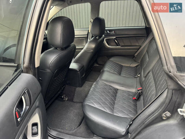 Черный Субару Аутбек, объемом двигателя 2.46 л и пробегом 272 тыс. км за 9000 $, фото 12 на Automoto.ua