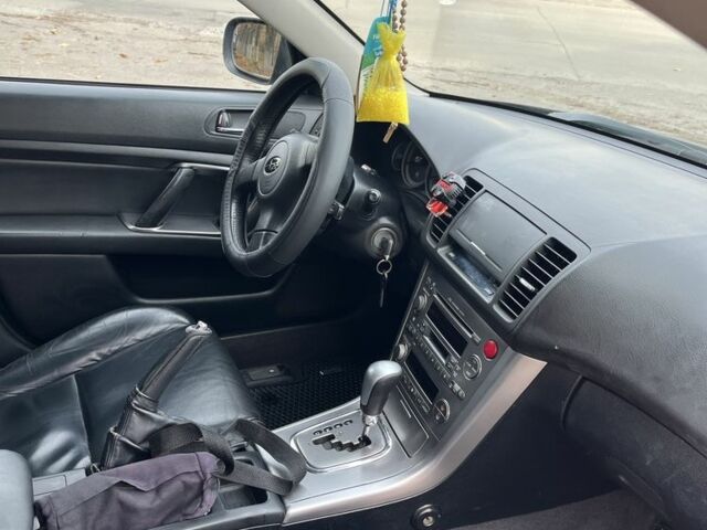 Черный Субару Аутбек, объемом двигателя 2.5 л и пробегом 250 тыс. км за 6700 $, фото 6 на Automoto.ua