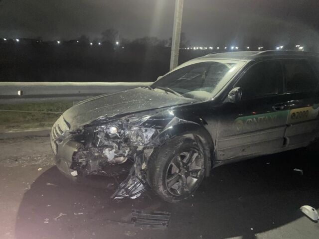 Чорний Субару Аутбек, об'ємом двигуна 2.5 л та пробігом 250 тис. км за 3000 $, фото 6 на Automoto.ua