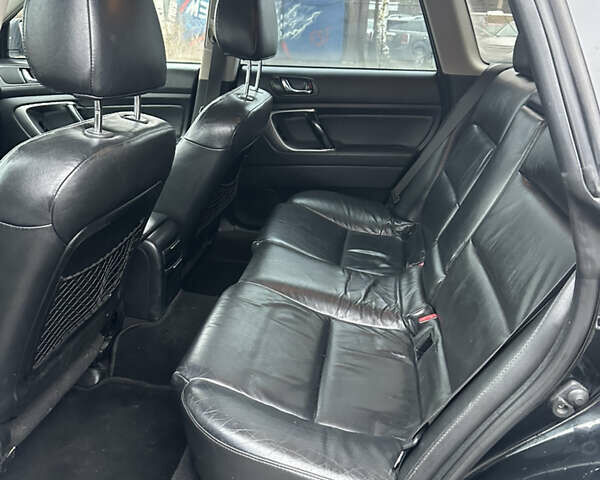 Черный Субару Аутбек, объемом двигателя 2.5 л и пробегом 256 тыс. км за 5400 $, фото 14 на Automoto.ua