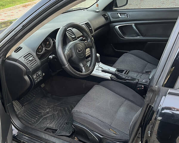 Черный Субару Аутбек, объемом двигателя 2.5 л и пробегом 325 тыс. км за 6600 $, фото 7 на Automoto.ua