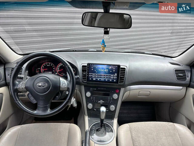 Чорний Субару Аутбек, об'ємом двигуна 3 л та пробігом 280 тис. км за 8500 $, фото 5 на Automoto.ua