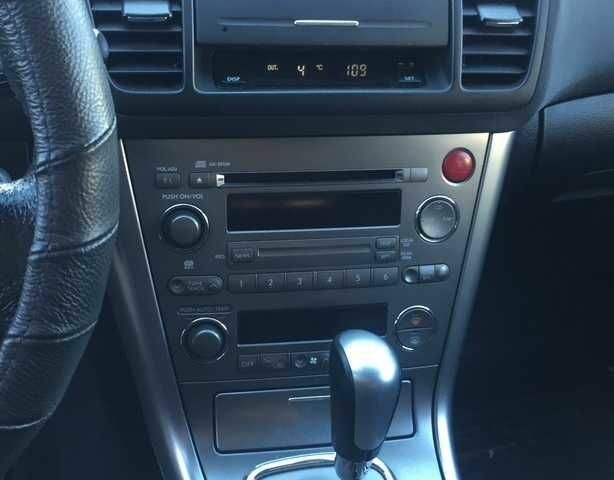 Черный Субару Аутбек, объемом двигателя 2.5 л и пробегом 270 тыс. км за 5518 $, фото 4 на Automoto.ua