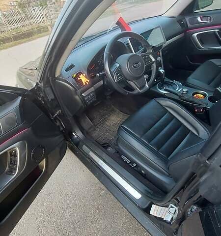 Черный Субару Аутбек, объемом двигателя 3 л и пробегом 325 тыс. км за 8500 $, фото 7 на Automoto.ua