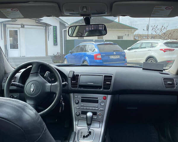 Черный Субару Аутбек, объемом двигателя 2.5 л и пробегом 283 тыс. км за 5800 $, фото 4 на Automoto.ua